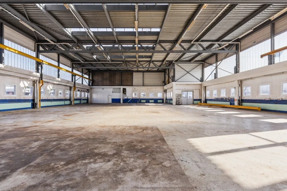 Halle industrielle idéale pour la production et le stockage – photo 2 sur 13