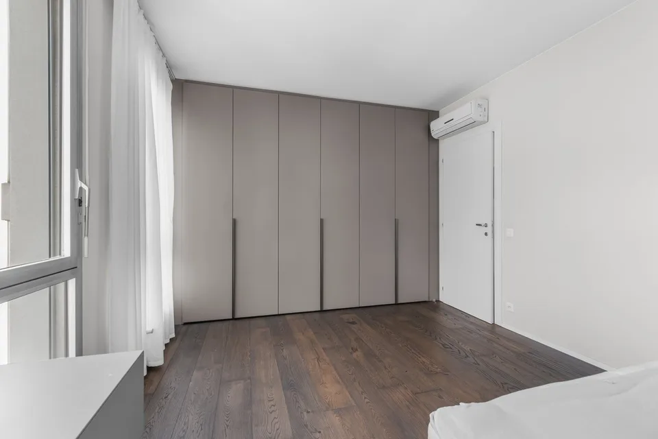 Grande appartamento con 3 balconi – foto 5 di 9