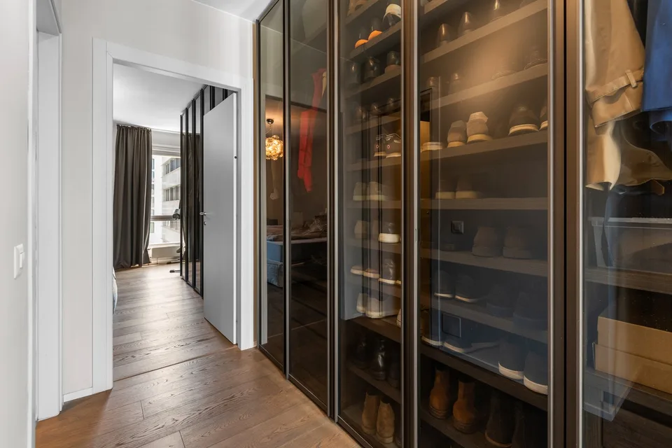 Grande appartamento con 3 balconi – foto 6 di 9