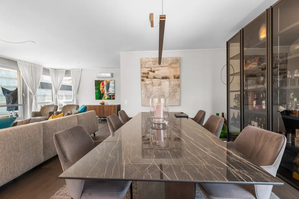 Grande appartamento con 3 balconi – foto 7 di 9