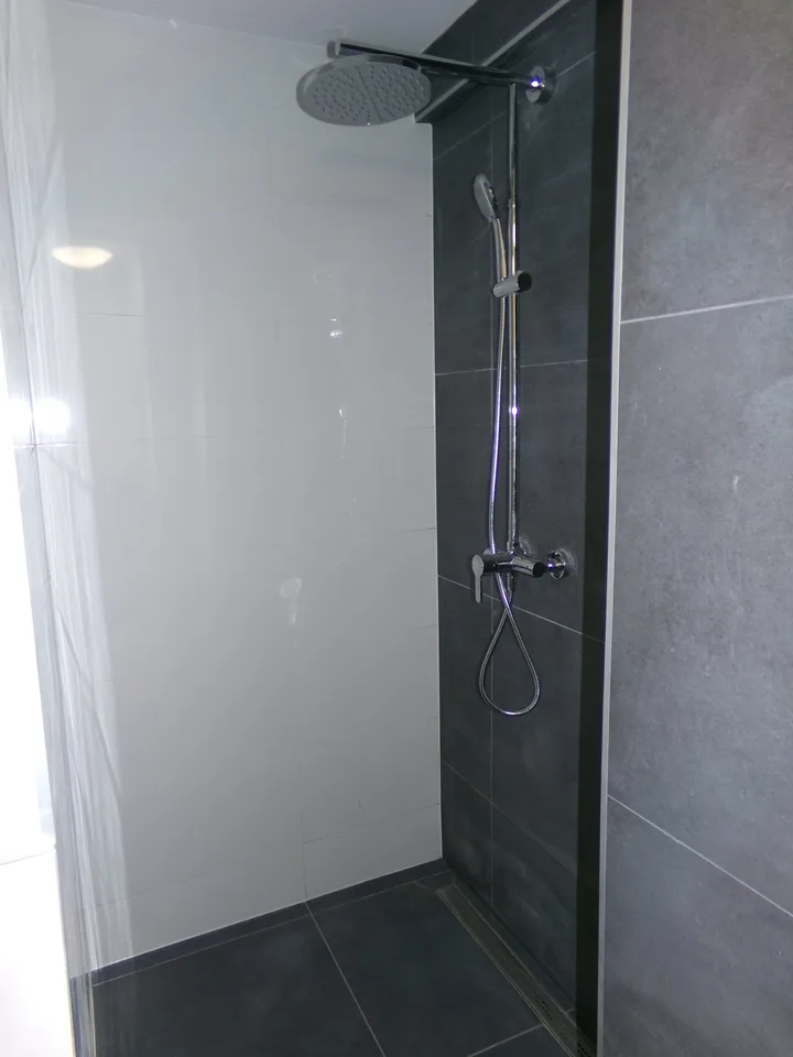 Sehr schönes 2-Zimmer-Apartment renoviert ** 1. Vermietung **