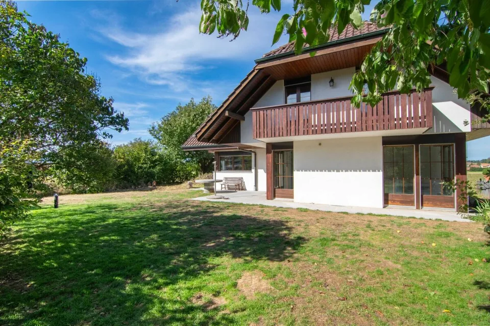 Maison mitoyenne dépendante avec espace polyvalent et atelier – photo 11 sur 15