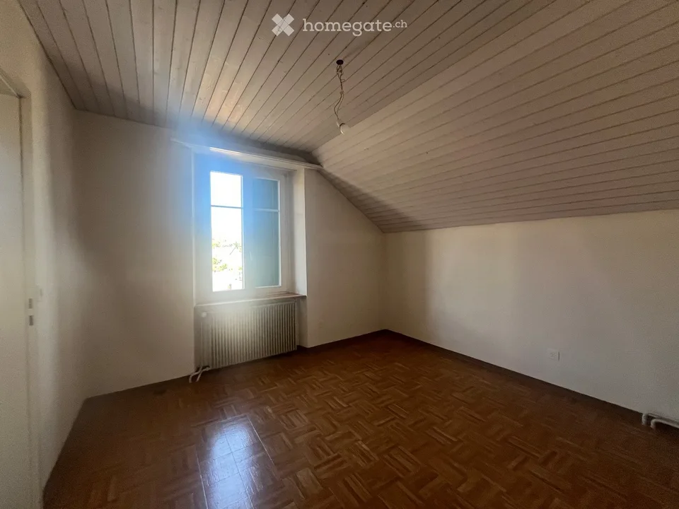4-Zimmer-Wohnung in 2-Familienhaus mit Balkon / 3-Zimmer-Wohnung mit direktem Gartenabgang