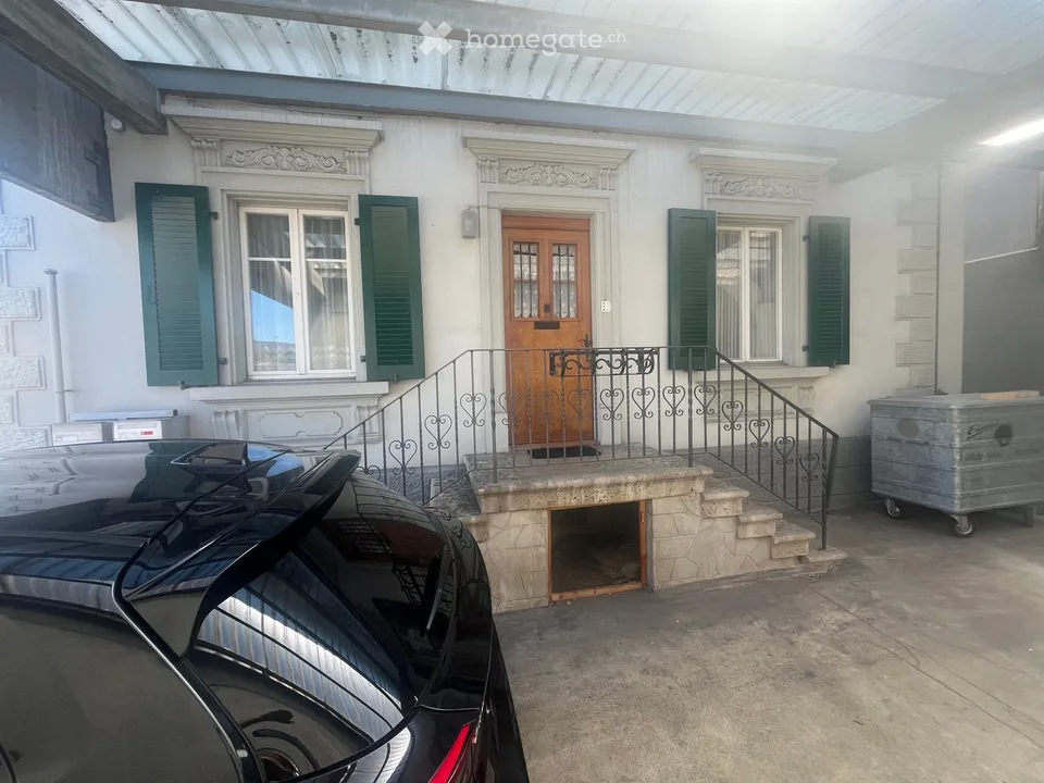 4-Zimmer-Wohnung in 2-Familienhaus mit Balkon / 3-Zimmer-Wohnung mit direktem Gartenabgang