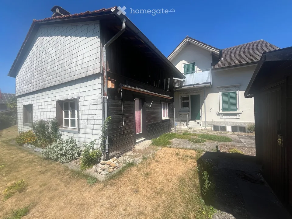 4-Zimmer-Wohnung in 2-Familienhaus mit Balkon / 3-Zimmer-Wohnung mit direktem Gartenabgang