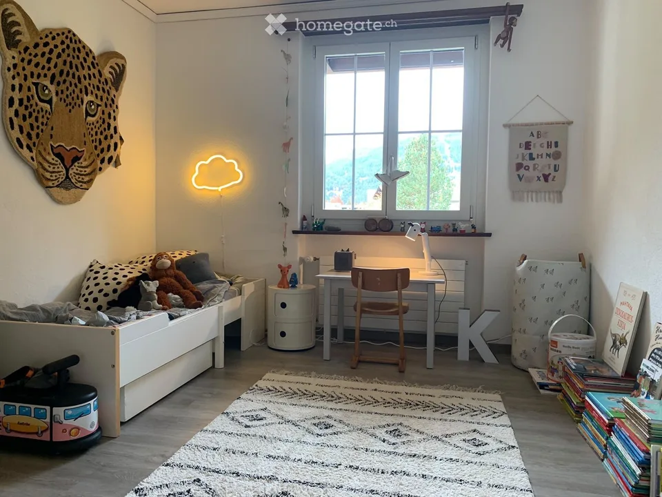 Charmante 6.5-Zimmer-Wohnung im Herzen von Klosters Platz
