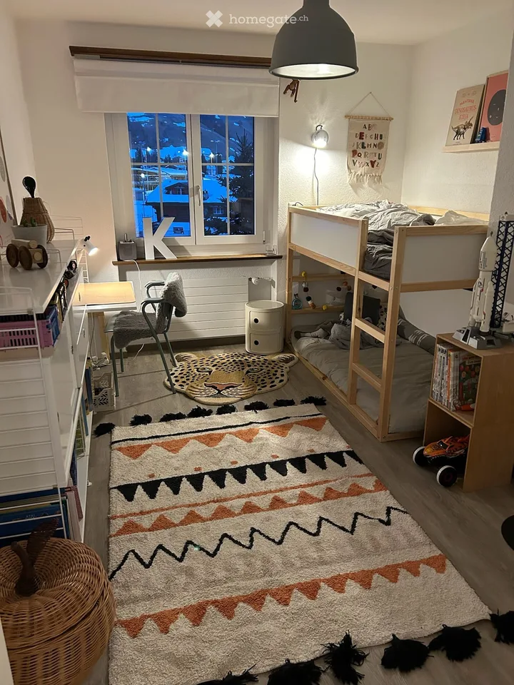 Charmante 6.5-Zimmer-Wohnung im Herzen von Klosters Platz