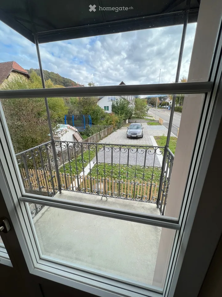 Incantevole appartamento di 3,5 locali al piano terra a Weiach – disponibile immediatamente!