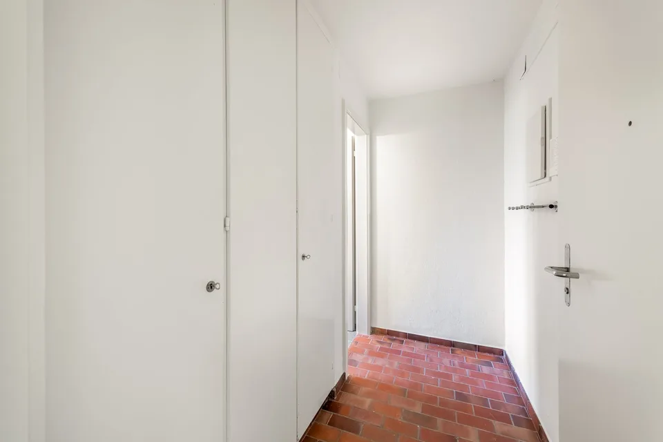 Freshly renovated single apartment in a preferred residential area!