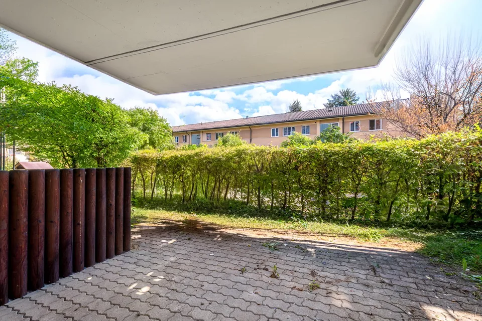 Freshly renovated single apartment in a preferred residential area!