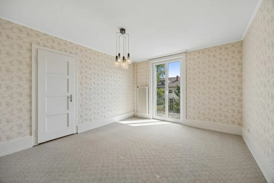 Casa a tre famiglie versatile con molto spazio e grande potenziale – foto 7 di 15