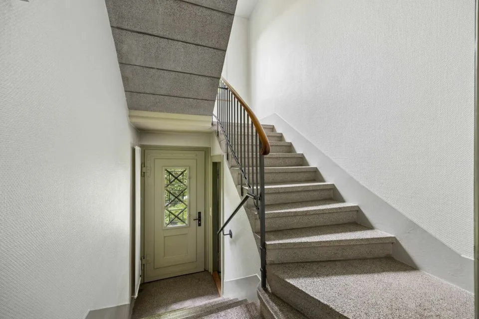 Casa a tre famiglie versatile con molto spazio e grande potenziale – foto 4 di 15
