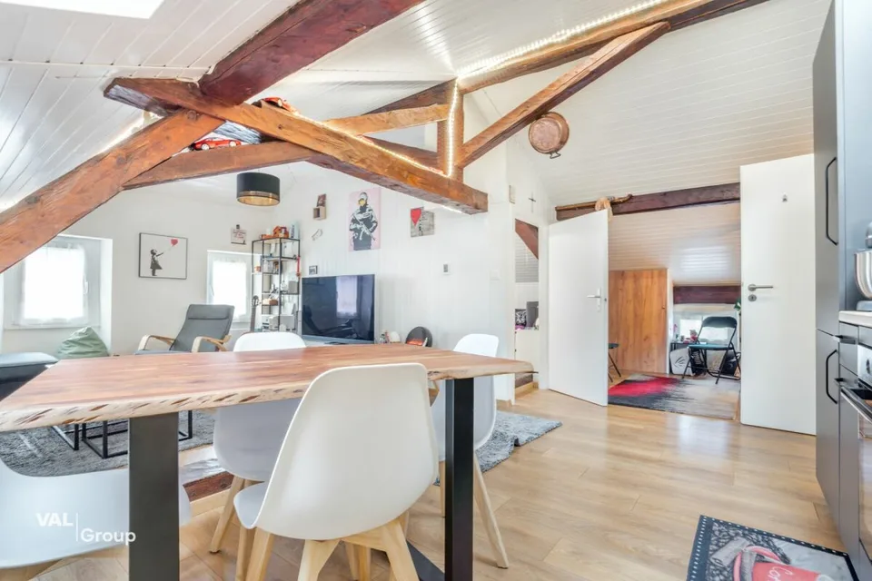 Piccolo edificio con 3 unità, 2,5 locali nel cuore del villaggio, con un rendimento lordo del 4,5% – foto 10 di 15