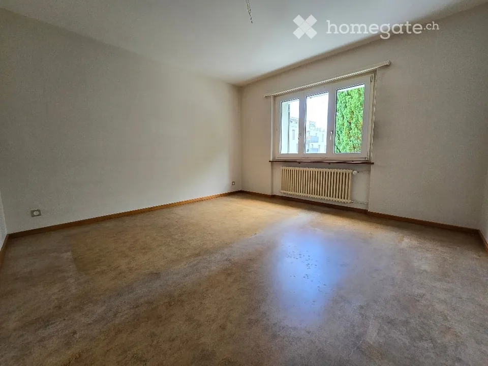 Appartamento in vecchio edificio di 4 locali luminoso e accogliente a Suhr (AG) - disponibile dal 01.11.2026