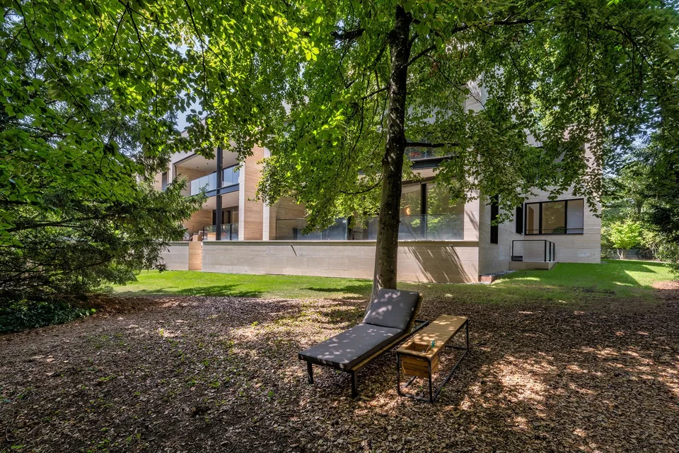 Exceptional duplex with private garden ? Résidence Beauvallon, Chêne-Bougeries. – photo 10 of 12