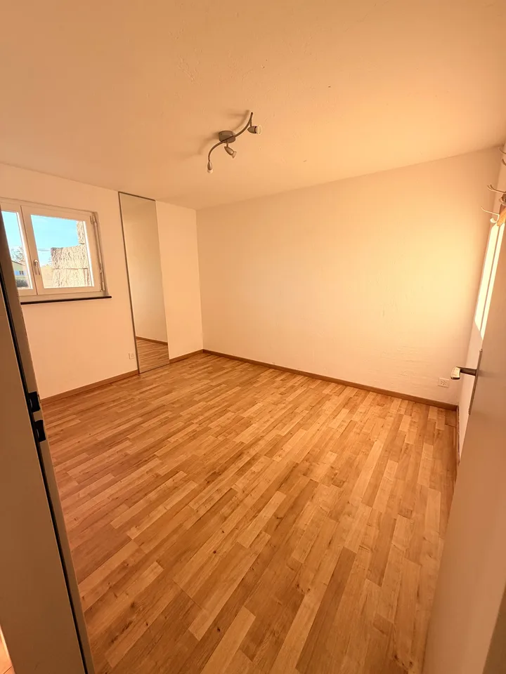 Charmante 4.5 Zimmerwohnung in der Natur – Foto 7 von 11