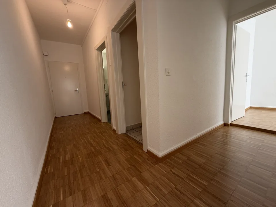 03865 - Appart. 2½ PCES - RUE NEUVEVILLE 33 - FRIBOURG