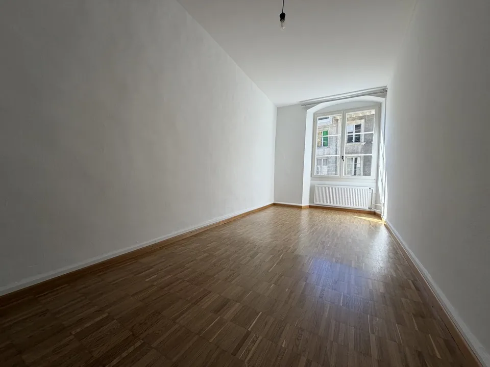 03865 - Appart. 2½ PCES - RUE NEUVEVILLE 33 - FRIBOURG