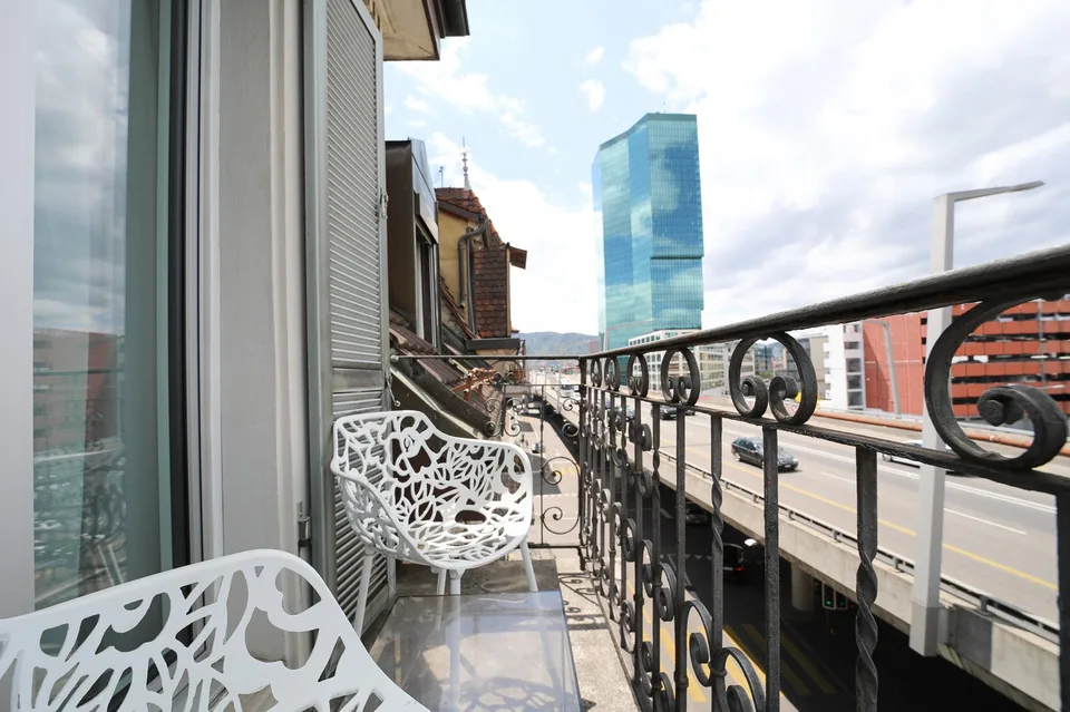 Grosszügige 3.5-Zimmer-Wohnung mit Balkon in Zürich-West – Foto 16 von 17