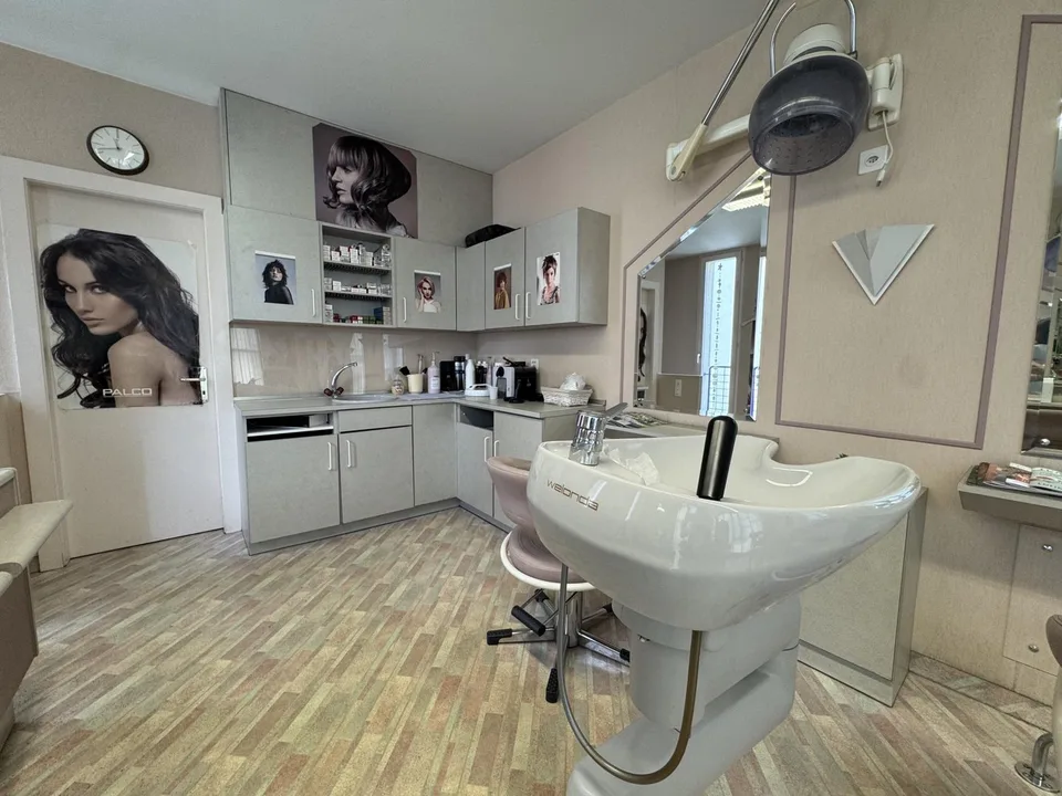 Lokal für Gewerbezwecke / Friseursalon an der Place Centrale, Martigny – Foto 4 von 4