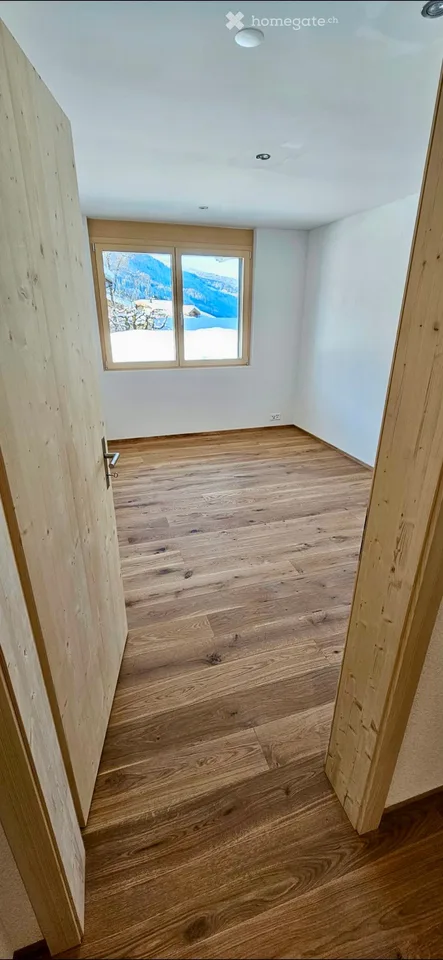 Appartement moderne 3.5 pièces au 1er étage avec panorama montagnard à Klosters
