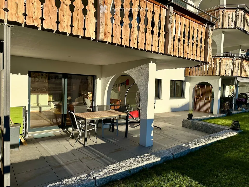Appartement moderne 3.5 pièces au 1er étage avec panorama montagnard à Klosters