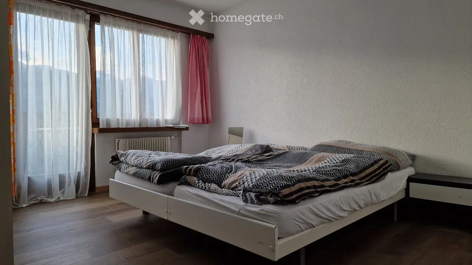Appartamento di vacanza arredato di 3 locali a Meierhof (Obersaxen) con una meravigliosa vista montana