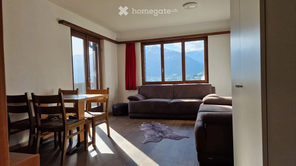 Appartamento di vacanza arredato di 3 locali a Meierhof (Obersaxen) con una meravigliosa vista montana