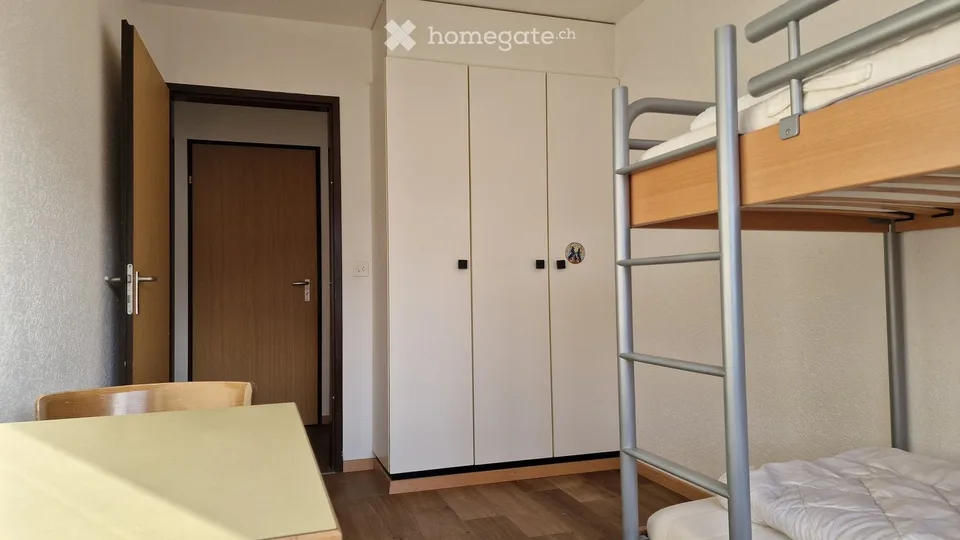 Appartamento di vacanza arredato di 3 locali a Meierhof (Obersaxen) con una meravigliosa vista montana