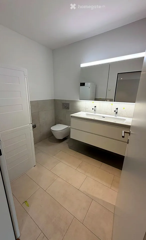 Location pour la première fois : appartement neuf de 3,5 pièces avec deux salles de bain et balcon couvert de 17 m²