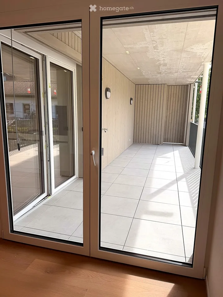 Location pour la première fois : appartement neuf de 3,5 pièces avec deux salles de bain et balcon couvert de 17 m²