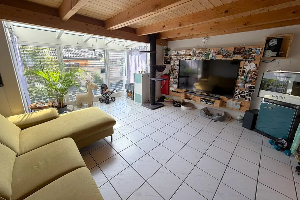 Charmantes Einfamilienhaus in ruhiger Lage in Schüpfen – Foto 2 von 11