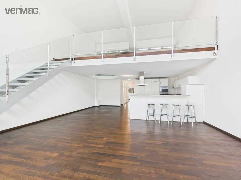 Unique 4.5-room loft with plenty of space and special living feel
