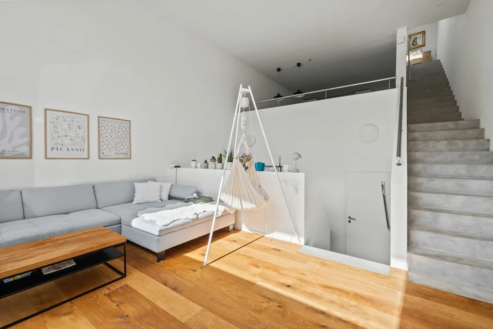 Casa a schiera moderna che impressiona per la vita idilliaca e centrale - ottimale per le famiglie – foto 4 di 15