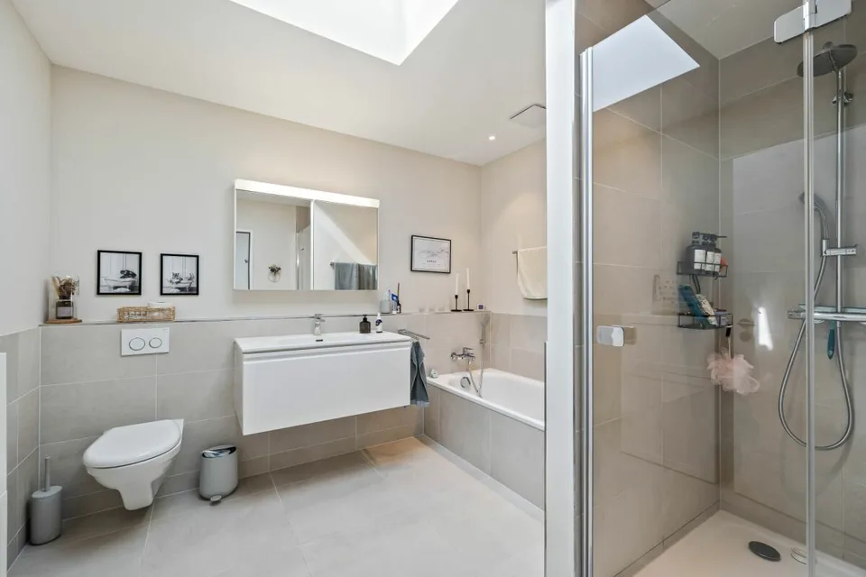Casa a schiera moderna che impressiona per la vita idilliaca e centrale - ottimale per le famiglie – foto 5 di 15