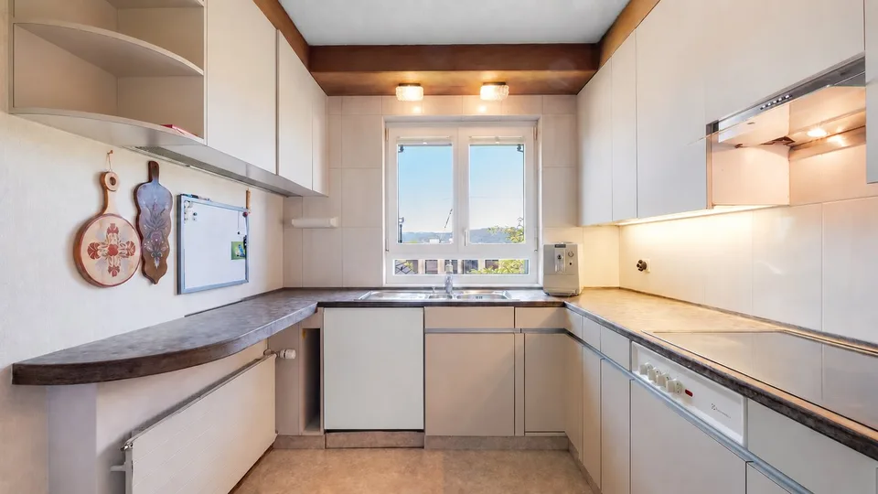 Charmantes 6.5-Zimmer-Einfamilienhaus mit Gartenoase, freistehend – Foto 10 von 17