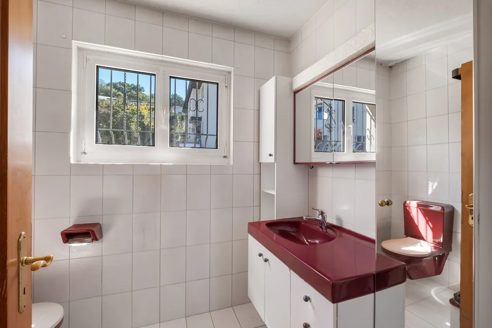 Charmantes 6.5-Zimmer-Einfamilienhaus mit Gartenoase, freistehend – Foto 11 von 17
