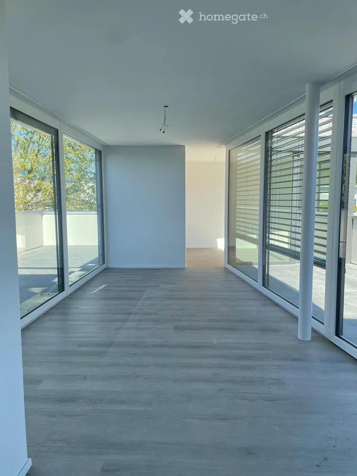 Attractive 2.5-room attic apartment with two spacious terraces
