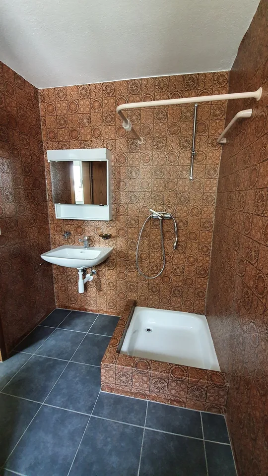Appartement de vieux bâtiment confortable avec jardin de légumes