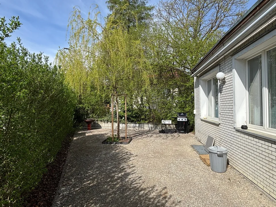 Casa di 3 famiglie sul ruscello del villaggio – foto 2 di 16