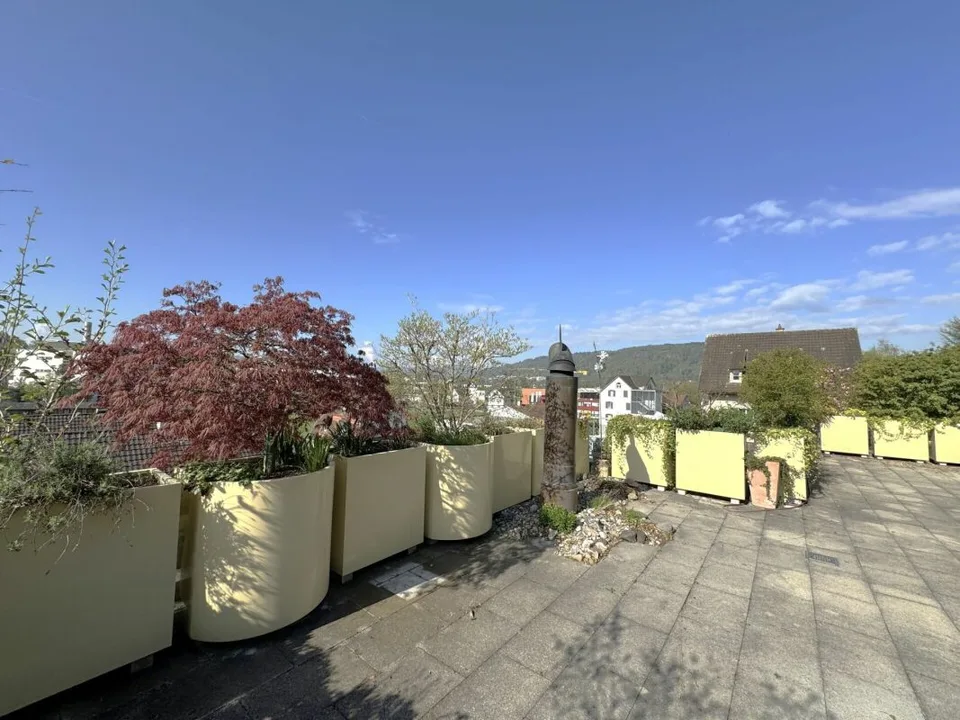 In cima, soleggiato con una vista meravigliosa e privacy – foto 2 di 12
