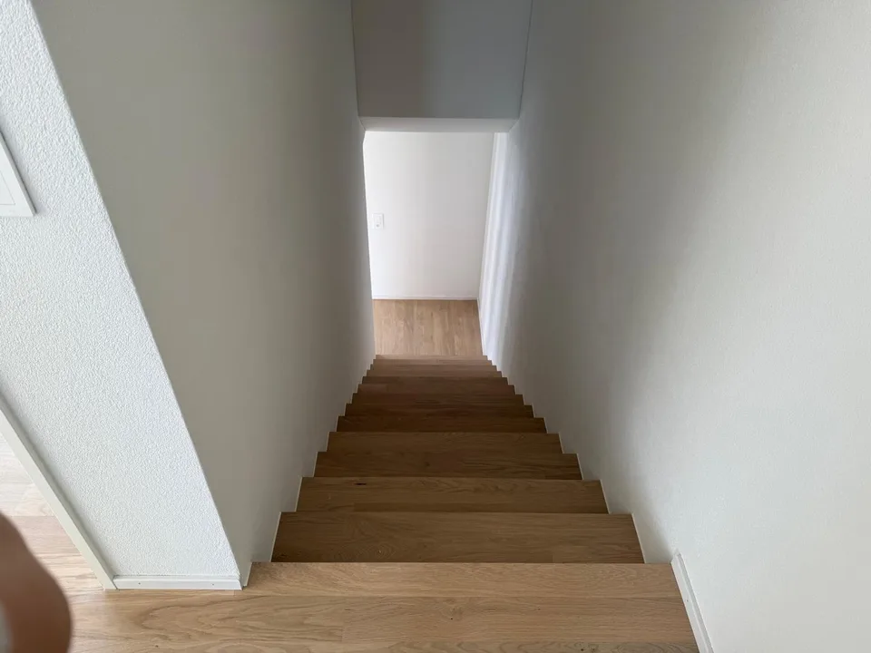 Maison mitoyenne neuve avec appartement maisonnette moderne 3.5 pièces !