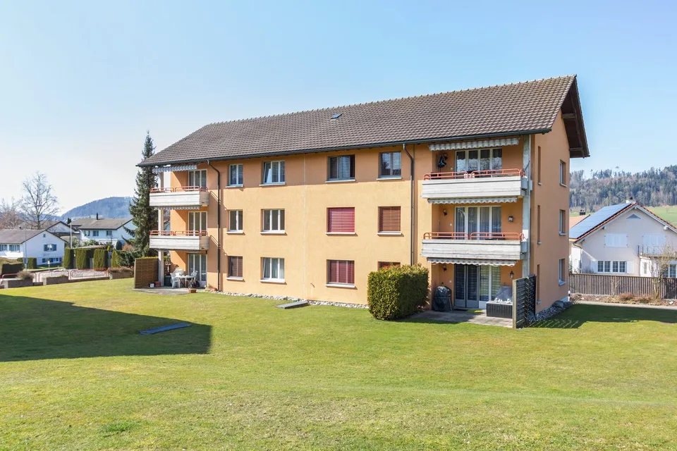 Spacious apartment in a sunny location