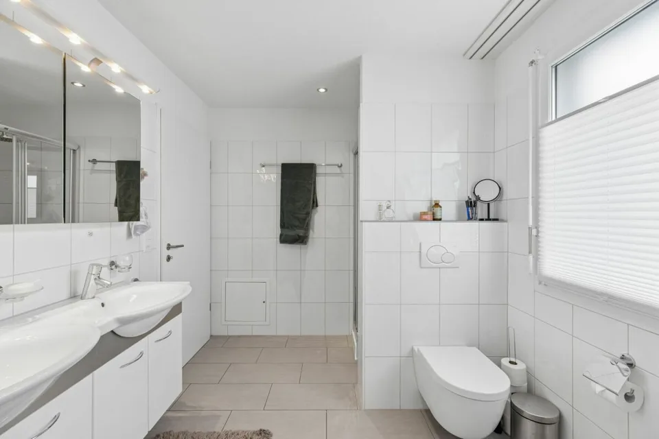 Familienfreundliches 6-Zimmer-Einfamilienhaus mit Garten – Foto 21 von 28