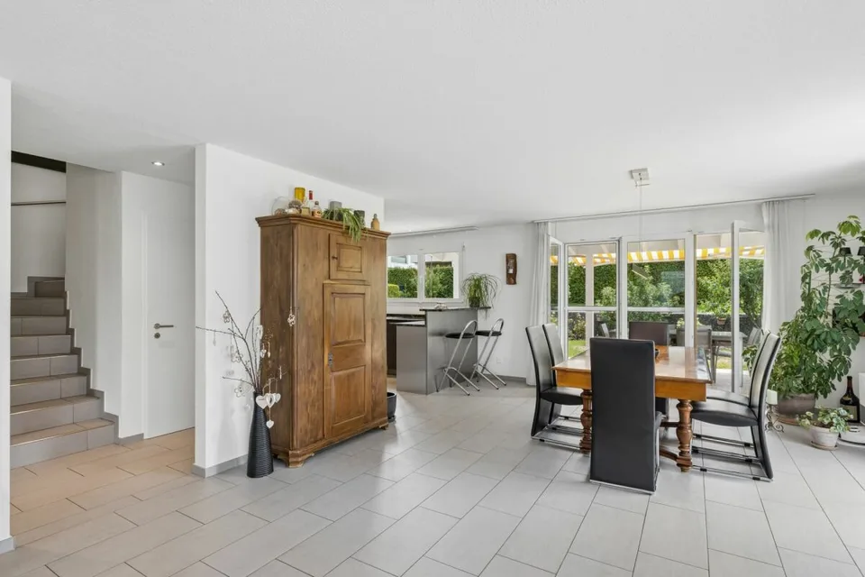 Familienfreundliches 6-Zimmer-Einfamilienhaus mit Garten – Foto 13 von 28