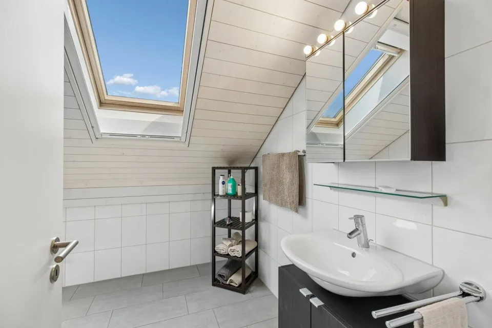 Familienfreundliches 6-Zimmer-Einfamilienhaus mit Garten – Foto 26 von 28
