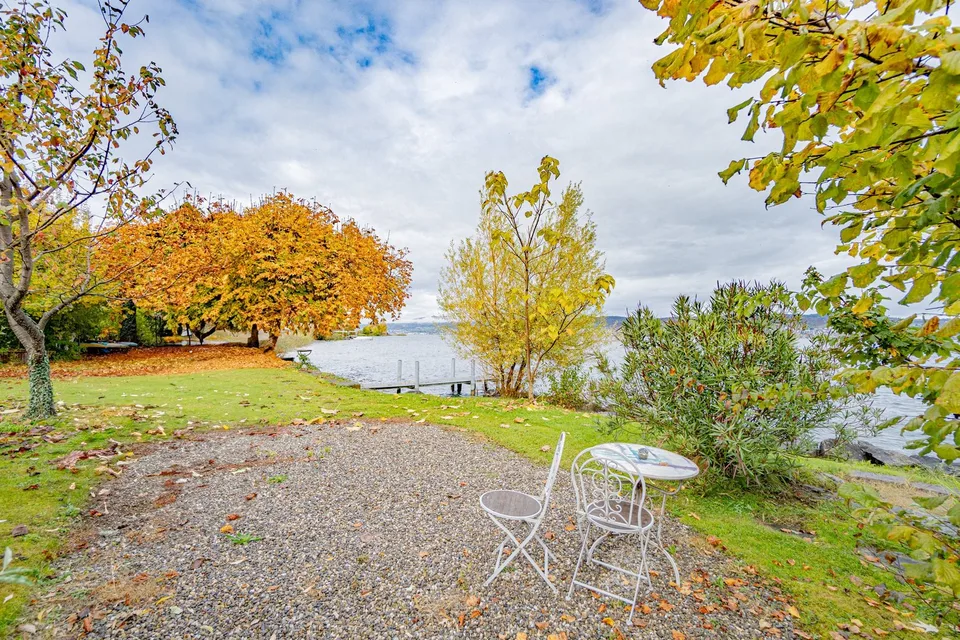 Historisches MFH mit 3 Einheiten und privatem Seepark mit EFH in Richterswil – Foto 4 von 13