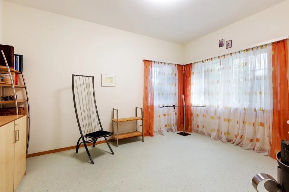 Molta spazio per vivere: appartamento di 4,5 locali con piano generoso – foto 10 di 13
