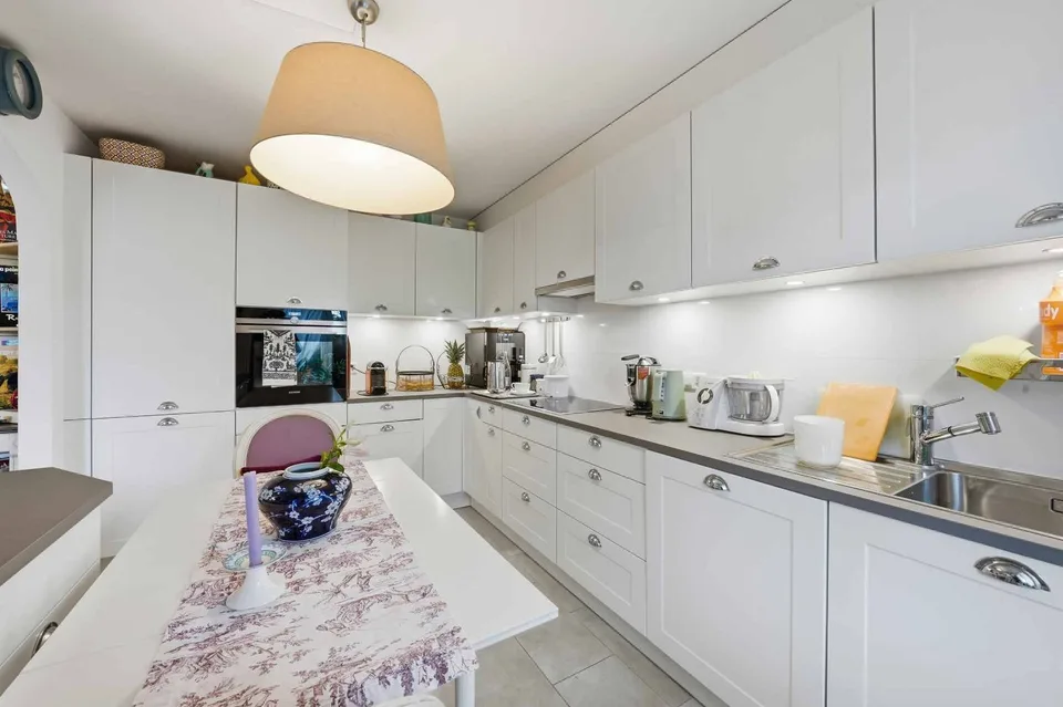 Sehr schönes 3.5-Zimmer-Apartment mit Terrasse/Garten und Aussicht! – Foto 8 von 11