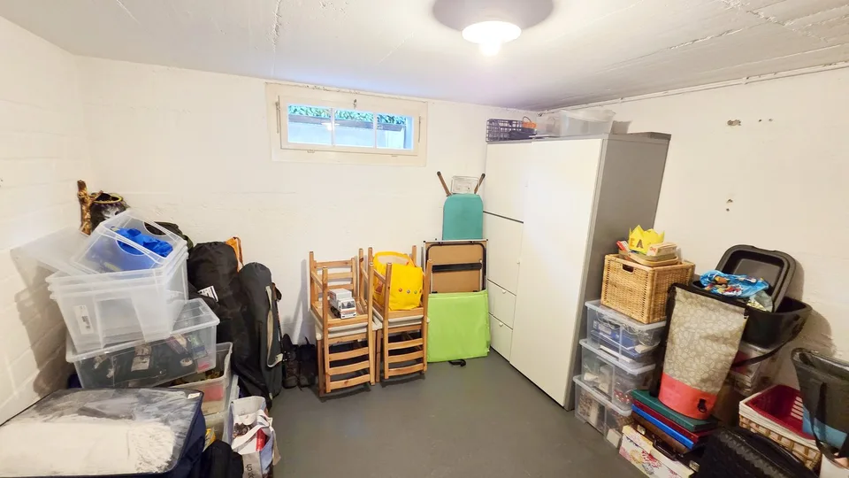 Maison unifamiliale dépendante de 4,5 pièces avec appentis et garage dans un bonne situation macro – photo 13 sur 18